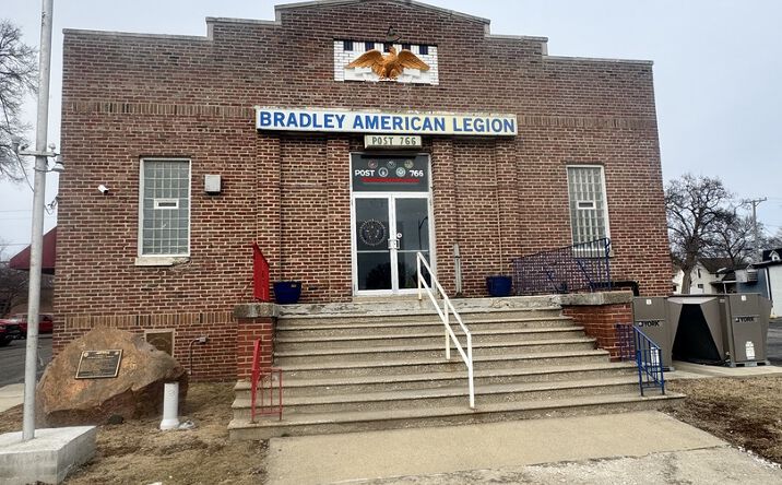 Pictures of Retail property located at 835 W Broadway Street, Bradley, IL 60915 for sales - image #1