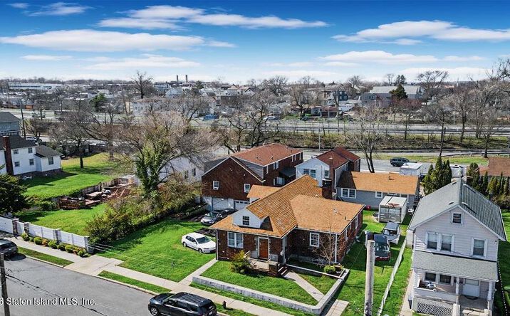 Pictures of Multifamily property located at 572 Villa Avenue, Staten Island, NY 10302 for sales - image #1