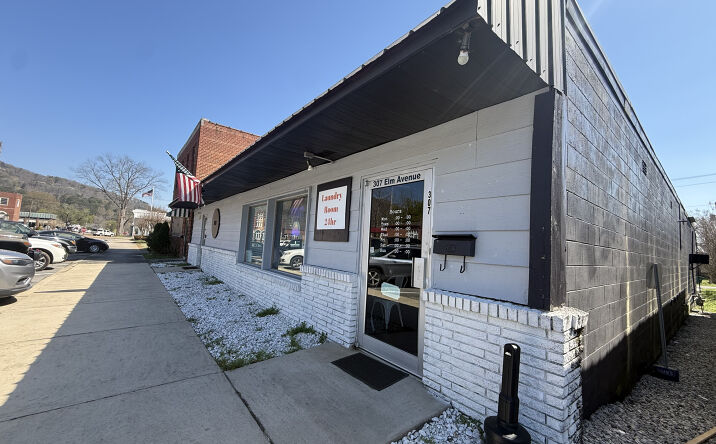 Pictures of Multifamily, Office, Retail property located at 307 Elm Ave, South Pittsburg, TN 37380 for sales - image #1