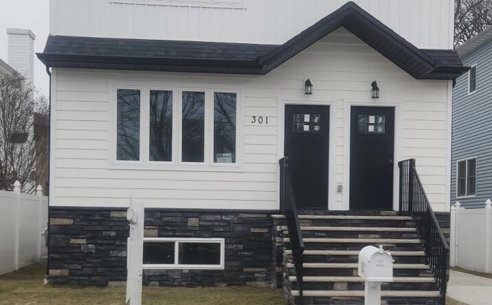 Pictures of Multifamily property located at 301 Sharrott Avenue, Staten Island, NY 10309 for sales - image #1