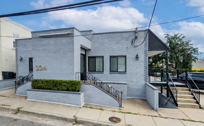 Pictures of Industrial property located at 3014 Colvin St, Alexandria, VA 22314 for sales - image #1