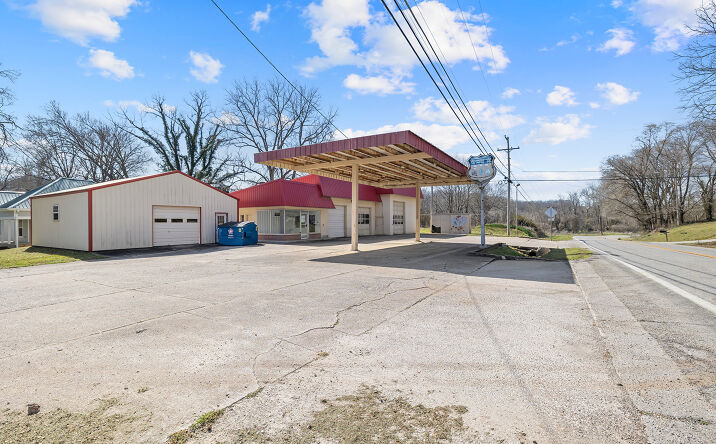 image of property at 402 W ROSE AVE Crane MO 65633