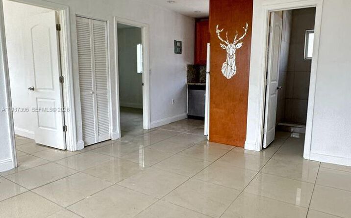 Pictures of Multifamily property located at 6220 Dawson St, Hollywood, FL 33023 for sales - image #1