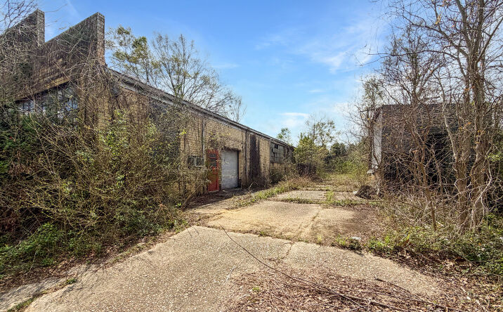 Pictures of Industrial property located at 206 E 2nd St, DeRidder, LA 70634 for sales - image #1