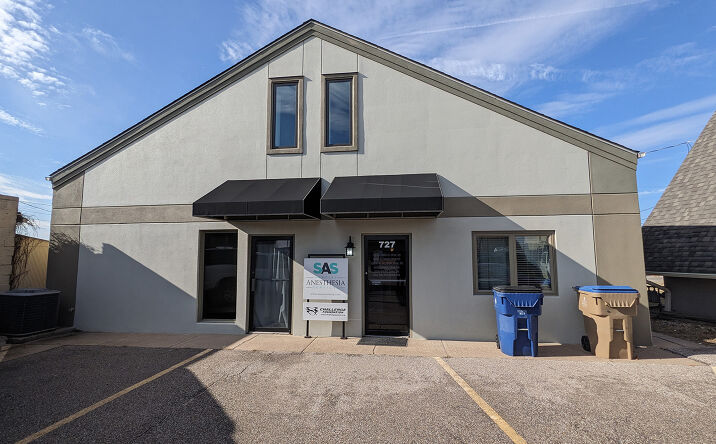 Pictures of Office, Retail property located at 727 & 729 N Baltimore Ave, Derby, KS 67037 for sales - image #1
