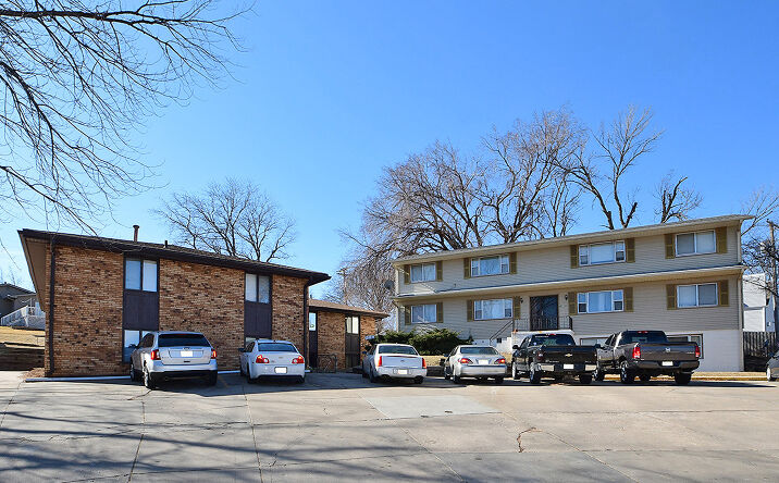 Pictures of Multifamily property located at 12131 Lisa Cir, Omaha, NE 68137 for sales - image #1