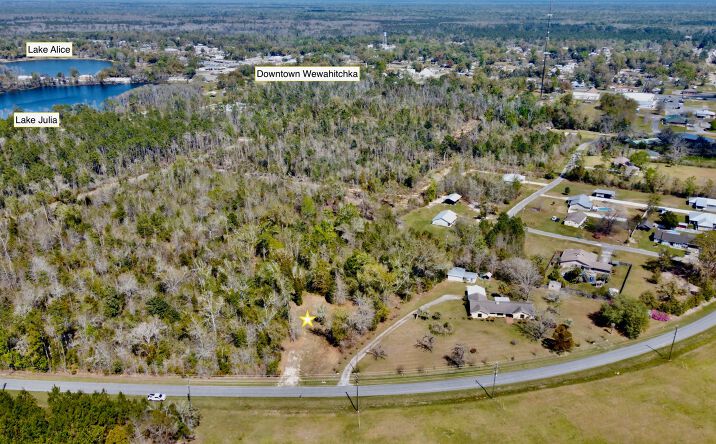 Pictures of Land property located at 703 W River Rd, Wewahitchka, FL 32465 for sales - image #1