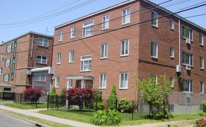 Pictures of Multifamily property located at 46 Allen Pl, Hartford, CT 06106 for sales - image #1