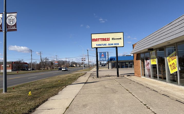 Pictures of Retail property located at 17820 Eureka Rd, Southgate, MI 48195 for sales - image #1
