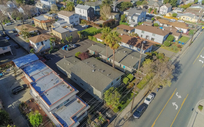 Pictures of Multifamily property located at 1580 Buena Vista Ave, Alameda, CA 94501 for sales - image #1