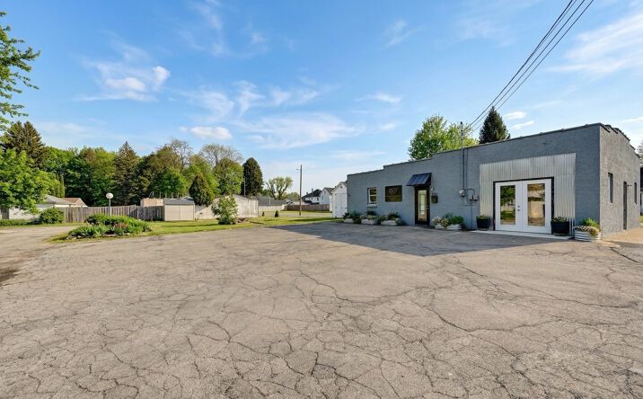 Pictures of Mixed Use, Office, Retail, Special Purpose property located at 250 Gravity St, Blakely, PA 18447 for sales - image #1