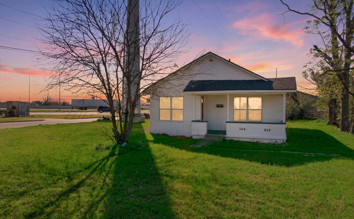 Pictures of Mixed Use, Office, Retail property located at 1323 Elm Ave, Waco, TX 76704 for sales - image #1