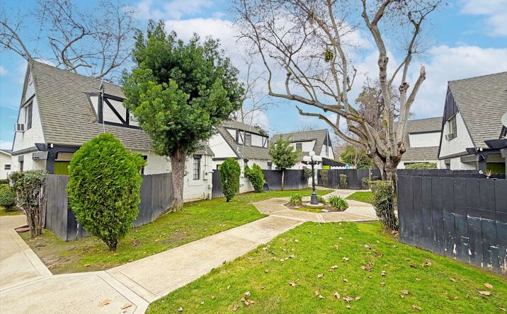 Pictures of Multifamily property located at 607 E Marshall St, Turlock, CA 95380 for sales - image #1