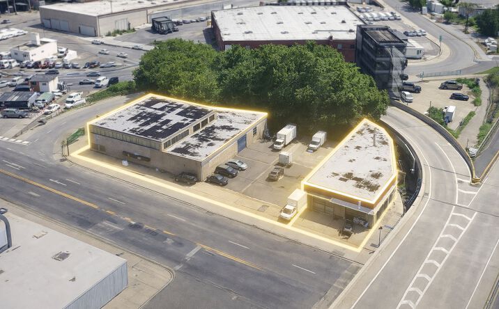Pictures of Industrial property located at 49-39 Van Dam St, Queens, NY 11101 for sales - image #1