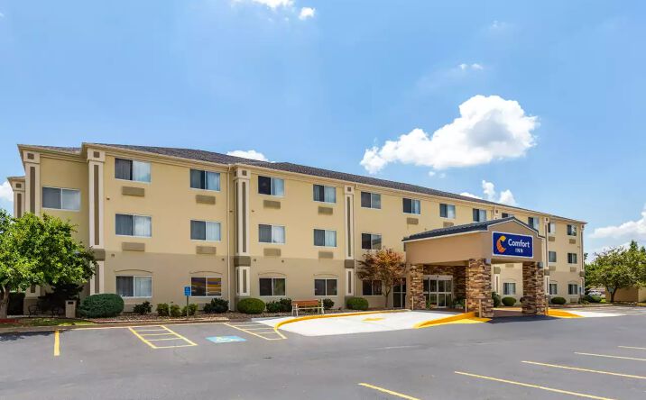 Pictures of Hospitality property located at 9010 E 71st St, Tulsa, OK 74133 for sales - image #1