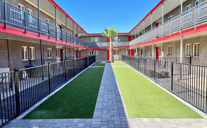 Pictures of Multifamily property located at 834 N 13th Ave, Phoenix, AZ 85007 for sales - image #1