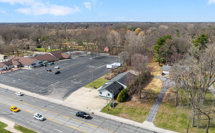 Pictures of Mixed Use, Office, Retail, Special Purpose property located at 2111 Cassopolis St, Elkhart, IN 46514 for sales - image #1
