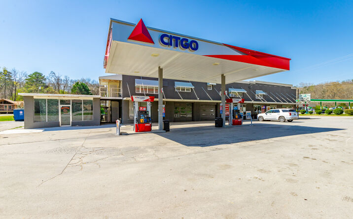 Pictures of Multifamily, Retail property located at 9823 Dallas Hollow Rd, Soddy-Daisy, TN 37379 for sales - image #1