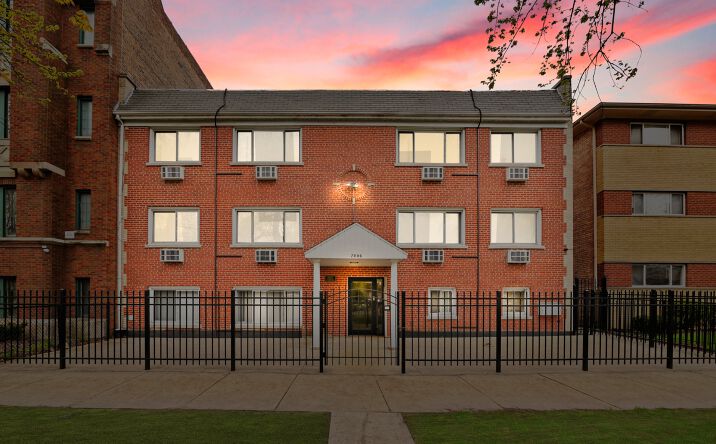 Pictures of Multifamily property located at 7006 S Cregier Ave, Chicago, IL 60649 for sales - image #1