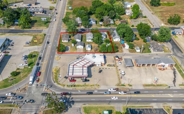 Pictures of Mixed Use property located at 653 N Adams Ave, Lebanon, MO 65536 for sales - image #1