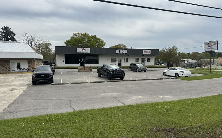 Pictures of Office property located at 1990 Florida Ave SW, Denham Springs, LA 70726 for sales - image #1