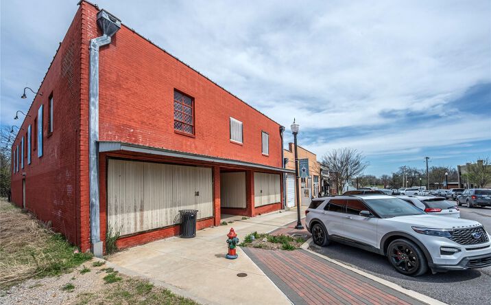 Pictures of Mixed Use property located at 301 E Main, Ardmore, OK 73401 for sales - image #1