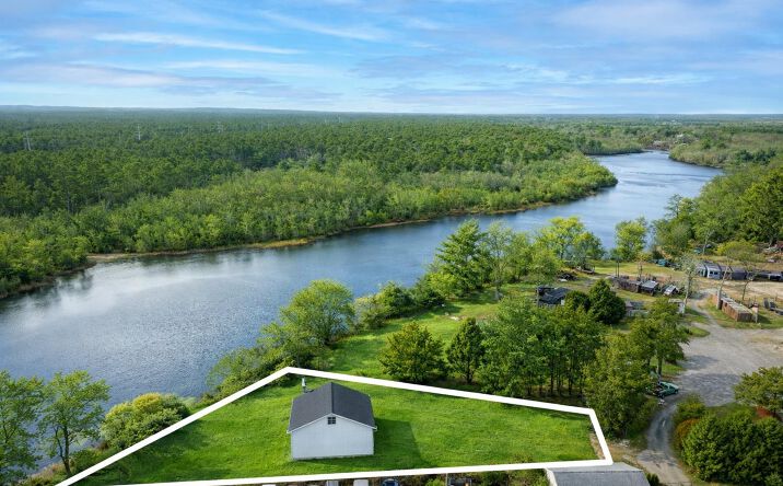 Pictures of Land property located at 1161 W Main Street, Riverhead, NY 11901 for sales - image #1