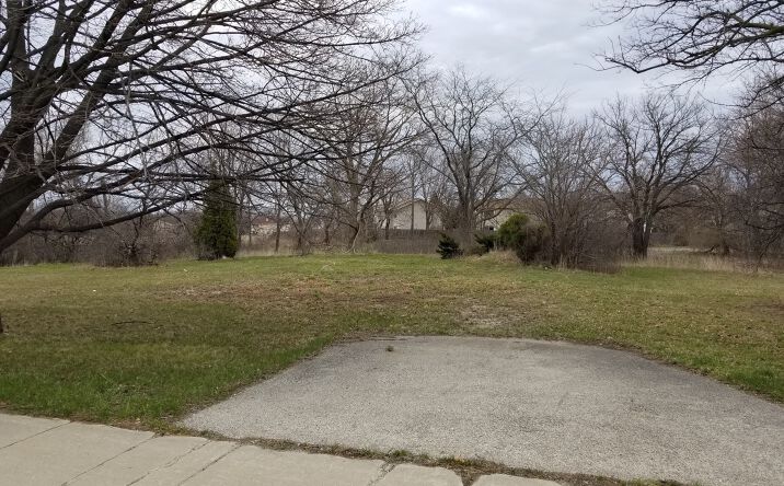 Pictures of Land property located at 1577 N DILLEYS Road, Gurnee, IL 60031 for sales - image #1