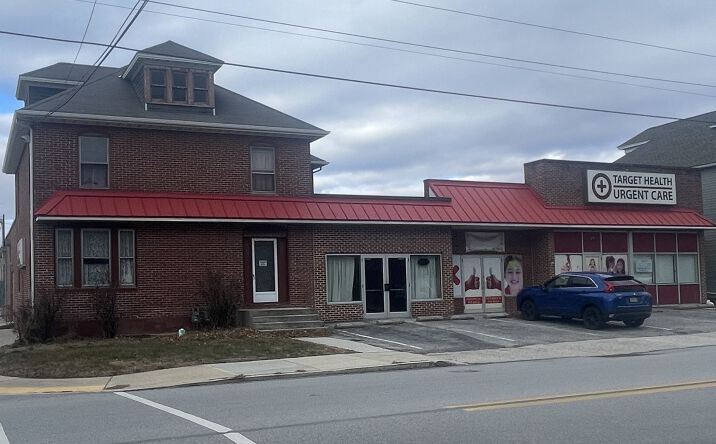 Pictures of Office property located at 864 Broadway, Hanover, PA 17331 for sales - image #1