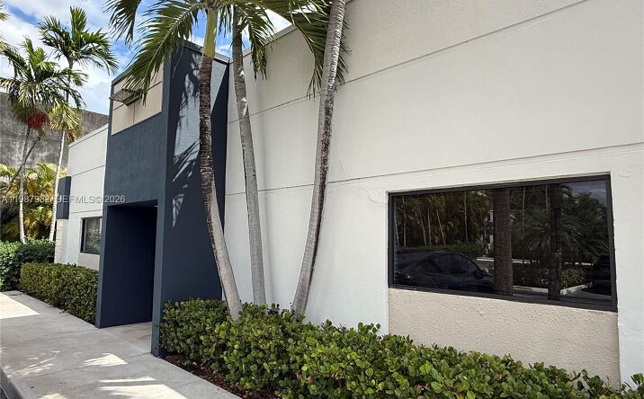 Pictures of Industrial, Multifamily property located at 8119 NW 33rd St # 8119, Doral, FL 33122 for sales - image #1