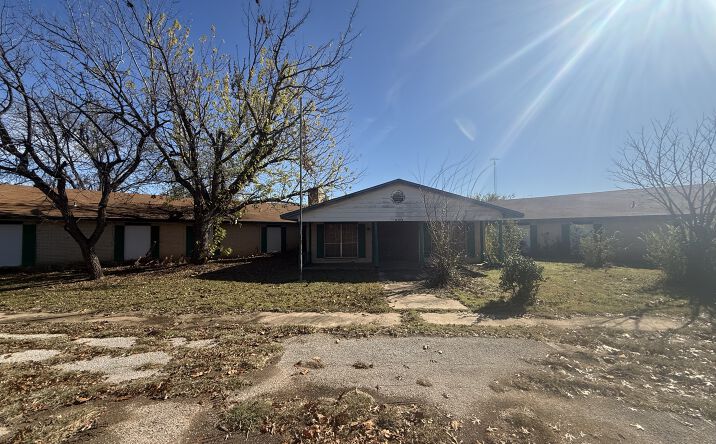 Pictures of Senior Living, Special Purpose property located at 600 E California Ave, Walters, OK 73572 for sales - image #1