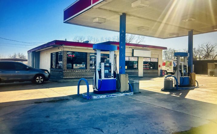 Pictures of Mixed Use, Retail property located at 1801 W 2nd St, Taylor, TX 76574 for sales - image #1