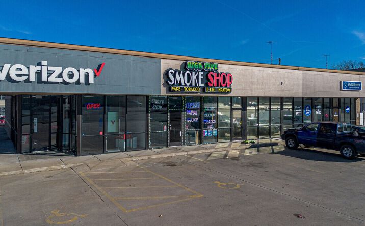 Pictures of Mixed Use, Office, Retail property located at 1201 E 5th St, Metropolis, IL 62960 for sales - image #1