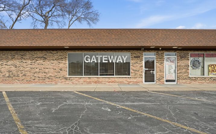 Pictures of Office, Retail property located at 17710 Oak Park Ave, Tinley Park, IL 60477 for sales - image #1