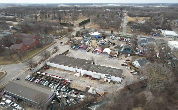 Pictures of Industrial property located at 640 Varsity Dr., Elgin, IL 60120 for sales - image #1