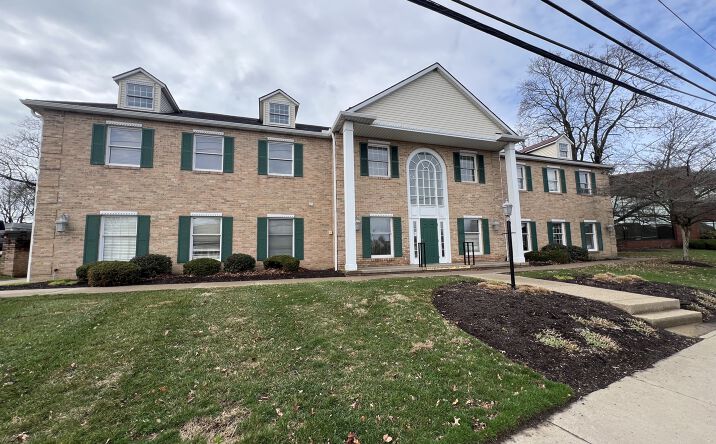 Pictures of Office property located at 1225 S Main St, North Canton, OH 44720 for sales - image #1