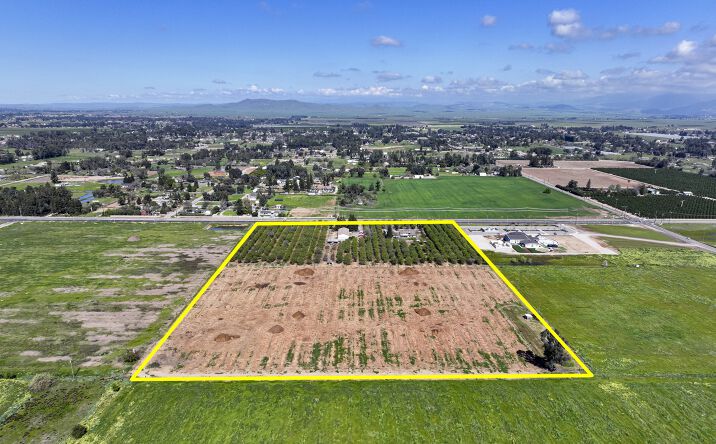 Pictures of Land property located at 9709 E Shaw Ave, Clovis, CA 93619 for sales - image #1