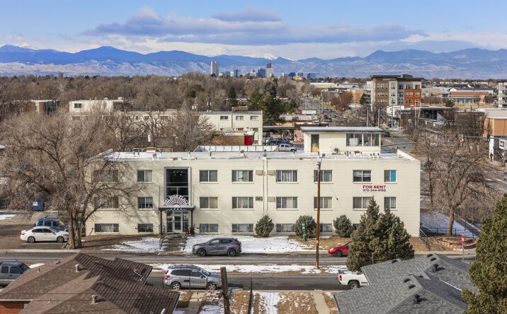 Pictures of Multifamily property located at 1995 Del Mar Pkwy, Aurora, CO 80010 for sales - image #1