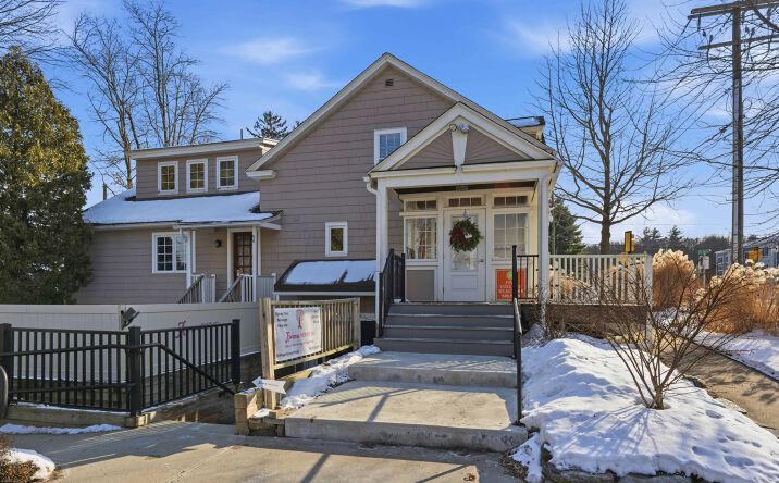Pictures of Retail, Multifamily, Office, Mixed Use property located at 190 University Drive, Amherst, MA 01002 for sales - image #1