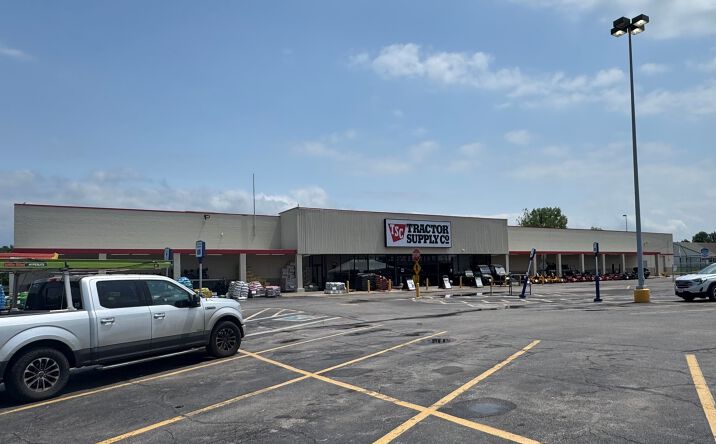 Pictures of Retail property located at 1920 Main St, Boonville, MO 65233 for sales - image #1