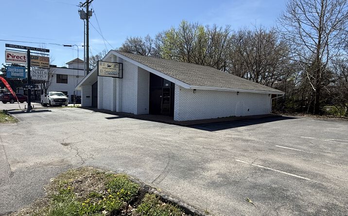 Pictures of Office, Retail property located at 264 S Lowry St, Smyrna, TN 37167 for sales - image #1
