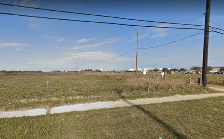 Pictures of Land property located at 1402 Flour Bluff Dr, Corpus Christi, TX 78418 for sales - image #1