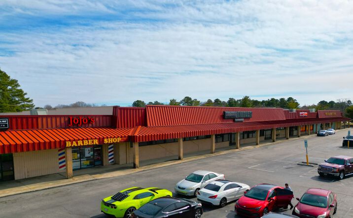 Pictures of Retail property located at 101 S Reilly Rd, Fayetteville, NC 28314 for sales - image #1