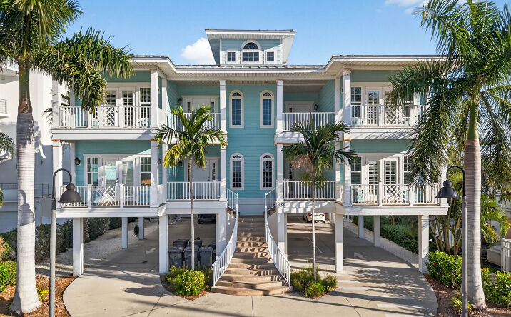 Pictures of Hospitality, Multifamily property located at 255 104th Ave, Treasure Island, FL 33706 for sales - image #1