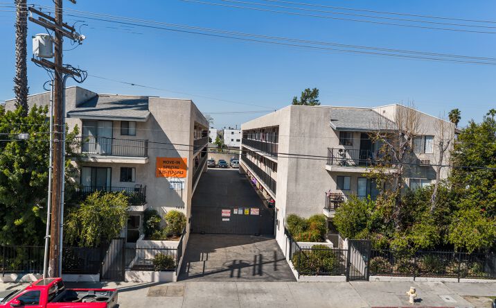 Pictures of Multifamily property located at 7635 Lankershim Blvd, Los Angeles, CA 91605 for sales - image #1