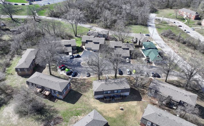 Pictures of Multifamily property located at 8627 Countryshire Ln, Kansas City, MO 64138 for sales - image #1