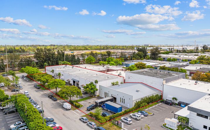 Pictures of Industrial property located at 6900 NW 52nd St, Miami, FL 33166, 6988 NW 52nd St, Miami, FL 33166 for sales - image #1