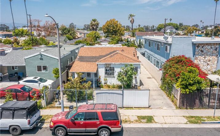 Pictures of Multifamily property located at 5441 Smiley Drive, Los Angeles, CA 90016 for sales - image #1