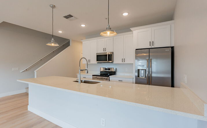 Pictures of Multifamily property located at 3301 N 18th St, Phoenix, AZ 85016 for sales - image #1