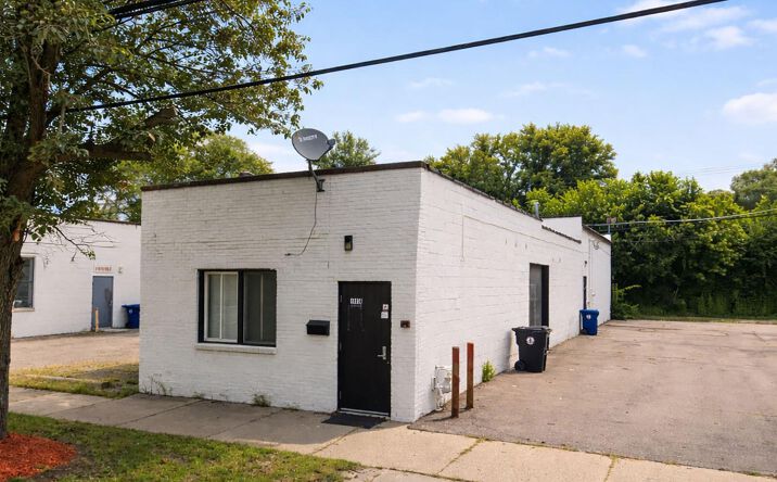 Pictures of Office, Industrial property located at 15116 Beech Daly Road, Redford, MI 48239 for sales - image #1
